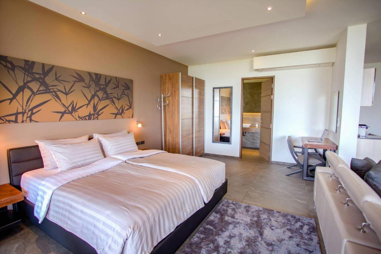 Ocean Rock Kalim Aparthotel Patong Exteriör bild