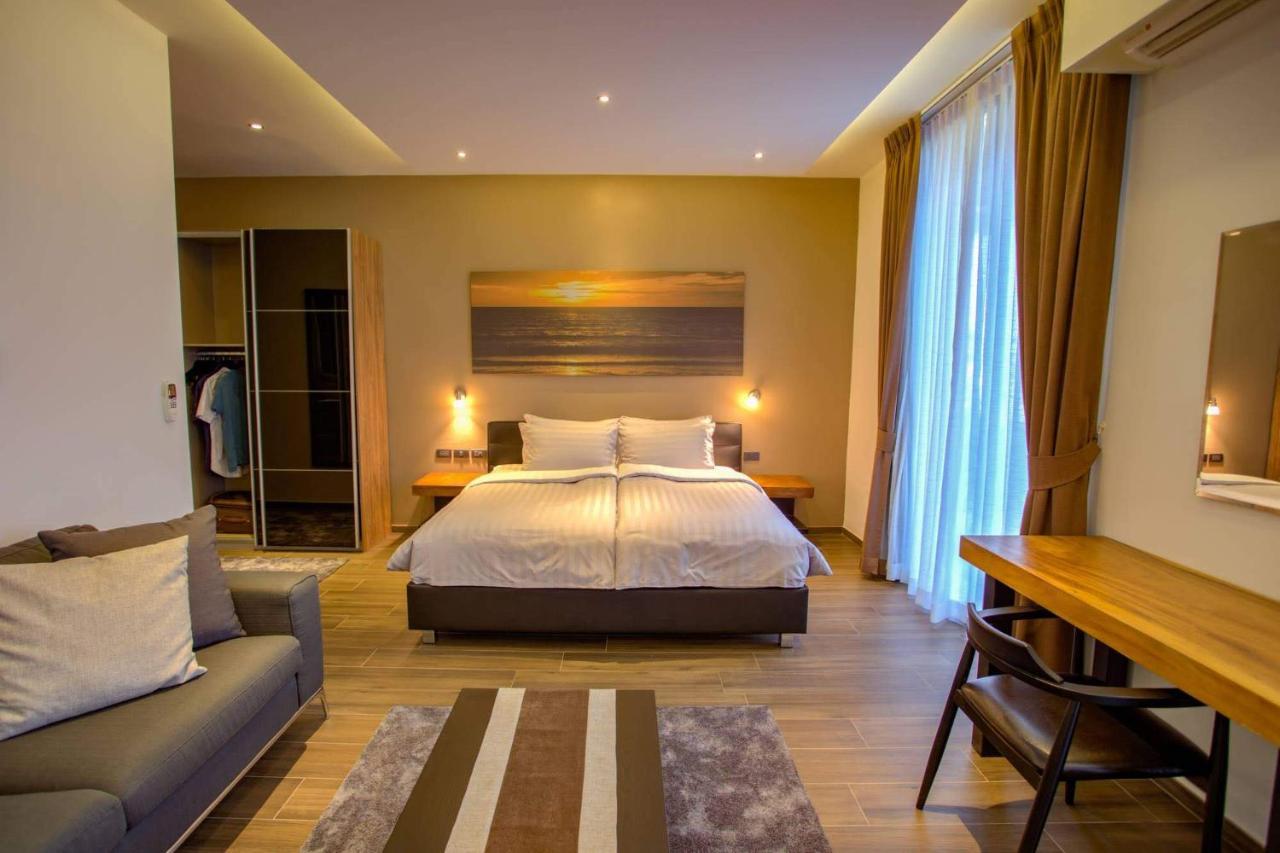 Ocean Rock Kalim Aparthotel Patong Exteriör bild